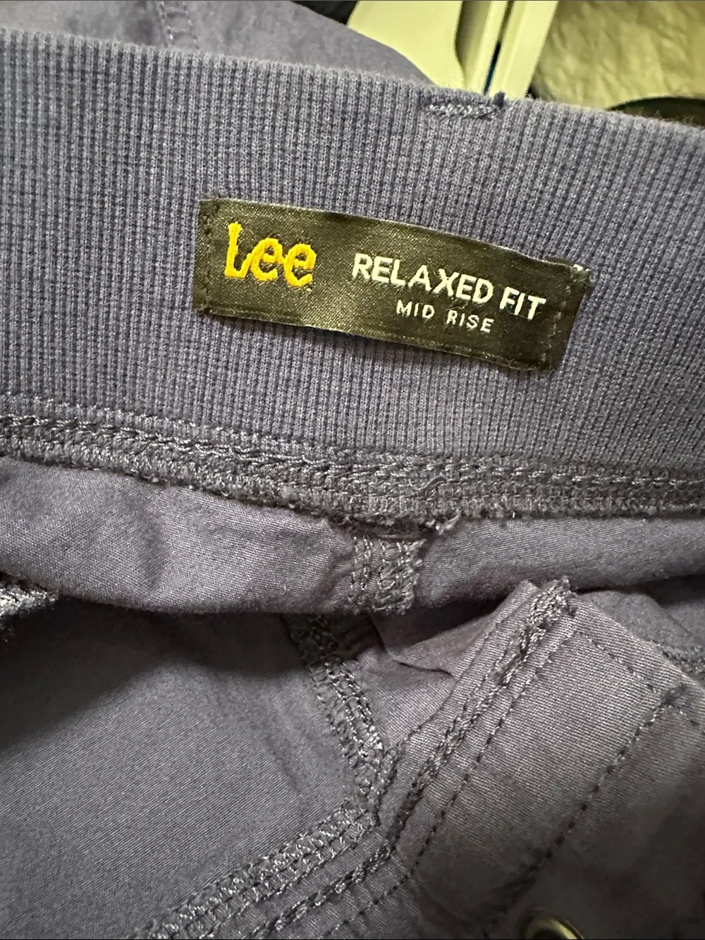🪉 Lee Relaxed Fit Mid Rise Capri Cargo Pant - Picture 3 of 4